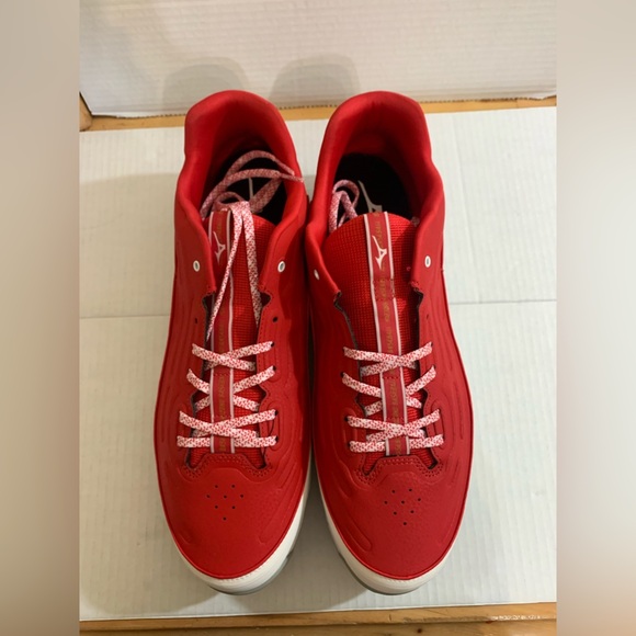 New Men's Mizuno 9 Spike Ambition 3 Athletic Shoes Cleats Red Size 15 - Picture 2 of 8